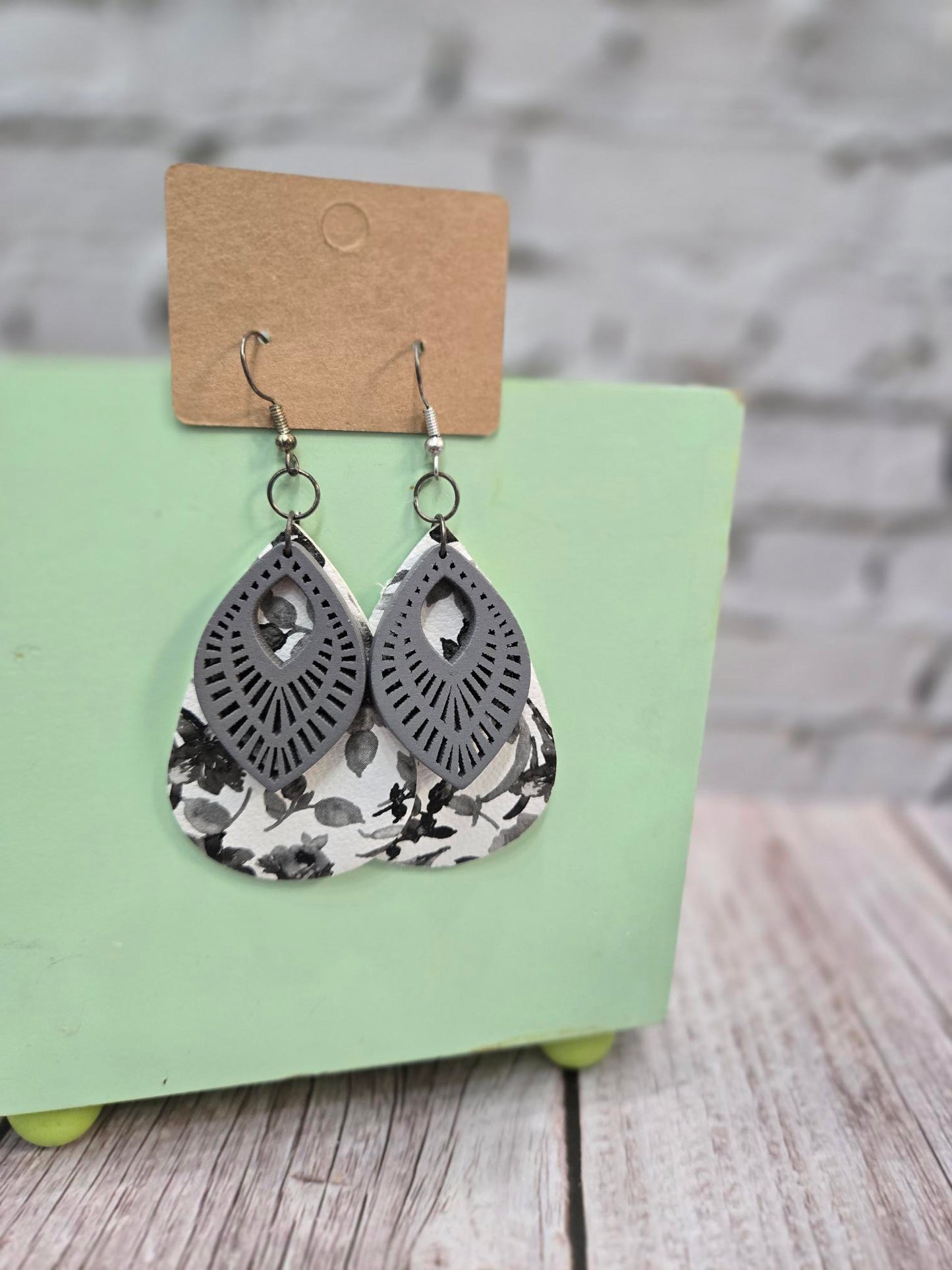 Earrings - Item 6028